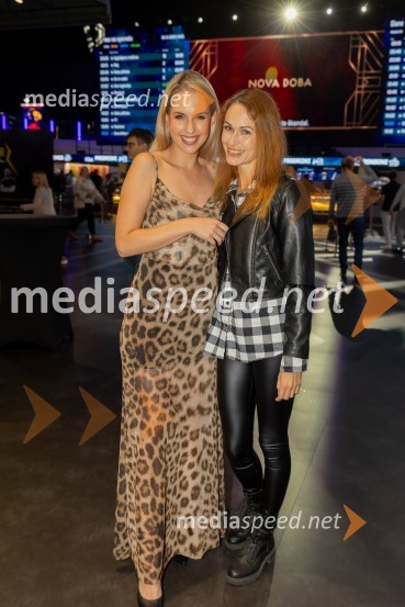  Lara Medved, Planet tv;  ... Boštjan Romih prvič s svojo Pasjo komedijo, premiera