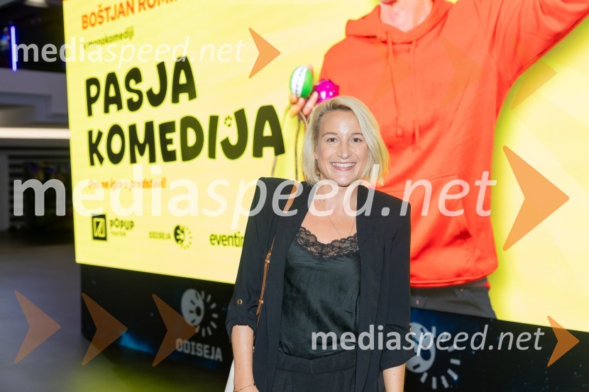  Alja Pahor, vodja marketinga, OKSBoštjan Romih prvič s svojo Pasjo komedijo, premiera