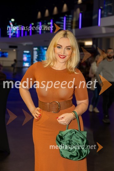  Tjaša  Platovšek, voditeljica in urednica, RTV SLOBoštjan Romih prvič s svojo Pasjo komedijo, premiera