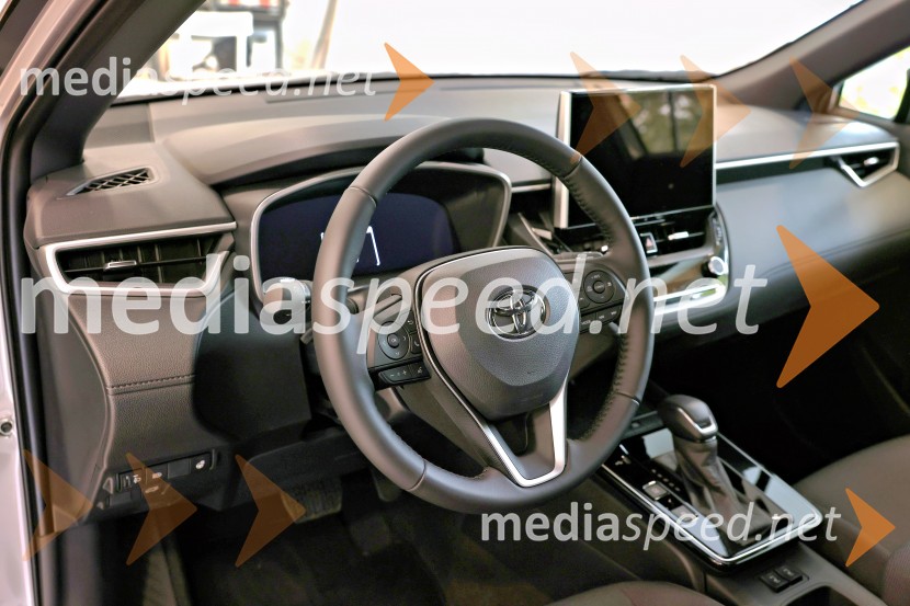 Toyota Corolla Cross, slovenska predstavitev