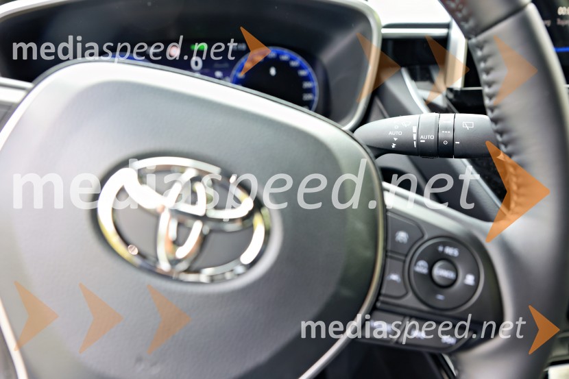 Toyota Corolla Cross, slovenska predstavitev