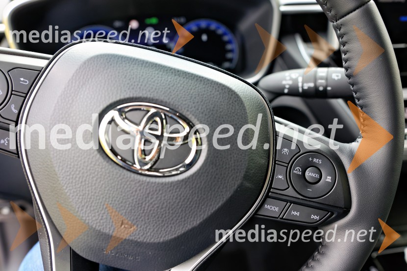 Toyota Corolla Cross, slovenska predstavitev