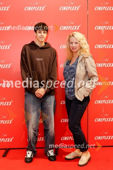  ... ;  Nina Keder, Media24Ena bitka za drugo, premiera filma