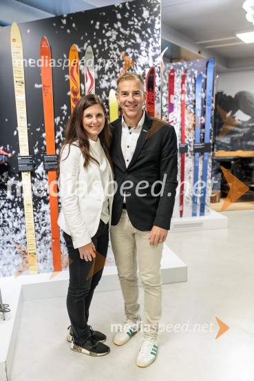  Melanja Korošec, podpredsednica SZS, podpredsednica skupine KJK Sports;  Leon Korošec, Direktor zimsko-športne divizije, Podpredsednik skupine ElanIngemar Stenmark in Bojan Križaj ob 80 letnici Elana