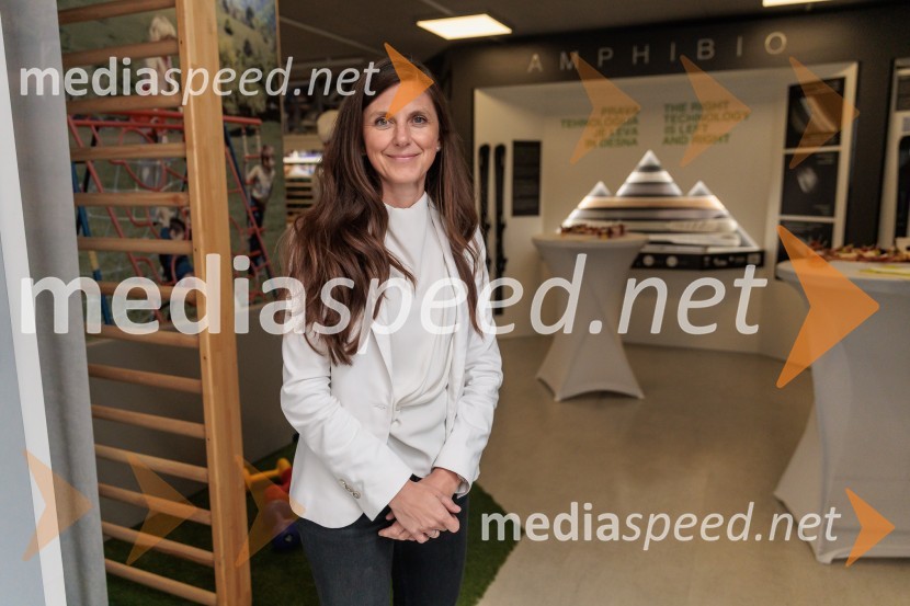  Melanja Korošec, podpredsednica SZS, podpredsednica skupine KJK SportsIngemar Stenmark in Bojan Križaj ob 80 letnici Elana