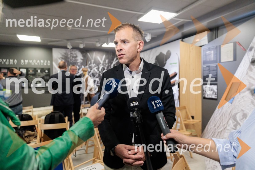  Leon Korošec, Direktor zimsko-športne divizije, Podpredsednik skupine ElanIngemar Stenmark in Bojan Križaj ob 80 letnici Elana