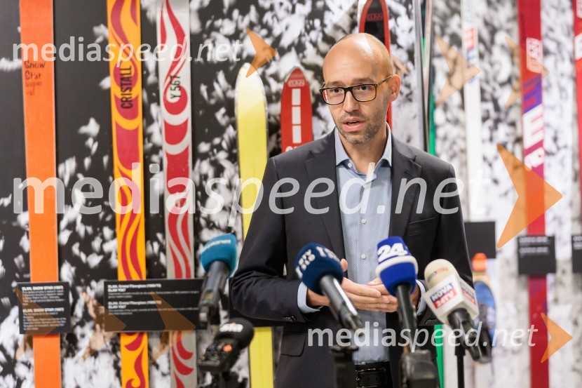  Luka Steiner, predsednik, Smučarska zveza SlovenijeIngemar Stenmark in Bojan Križaj ob 80 letnici Elana