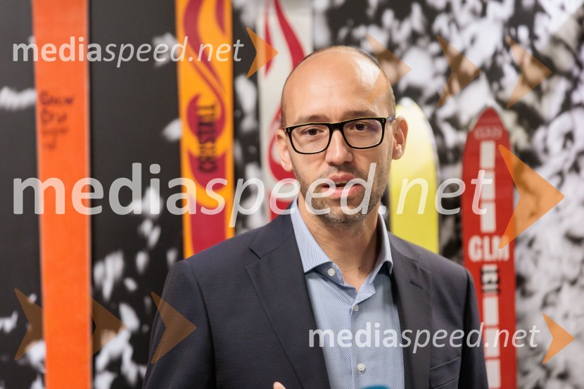  Luka Steiner, predsednik, Smučarska zveza SlovenijeIngemar Stenmark in Bojan Križaj ob 80 letnici Elana