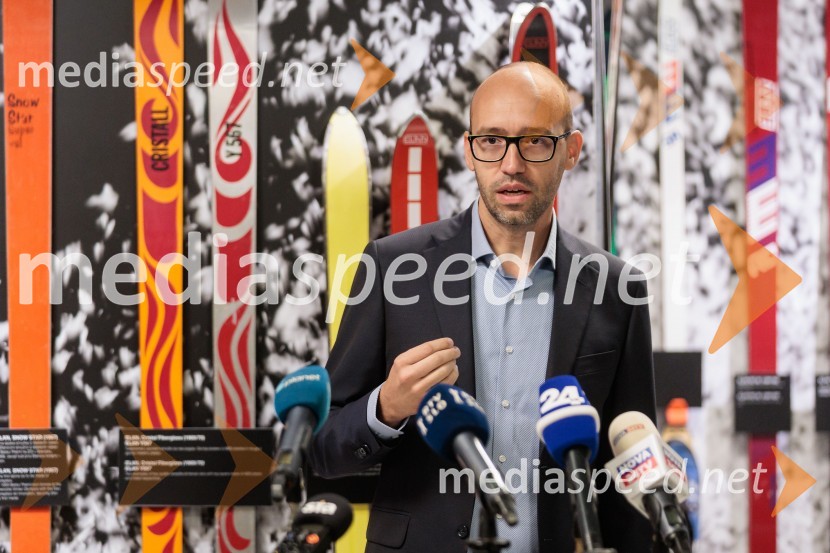  Luka Steiner, predsednik, Smučarska zveza SlovenijeIngemar Stenmark in Bojan Križaj ob 80 letnici Elana