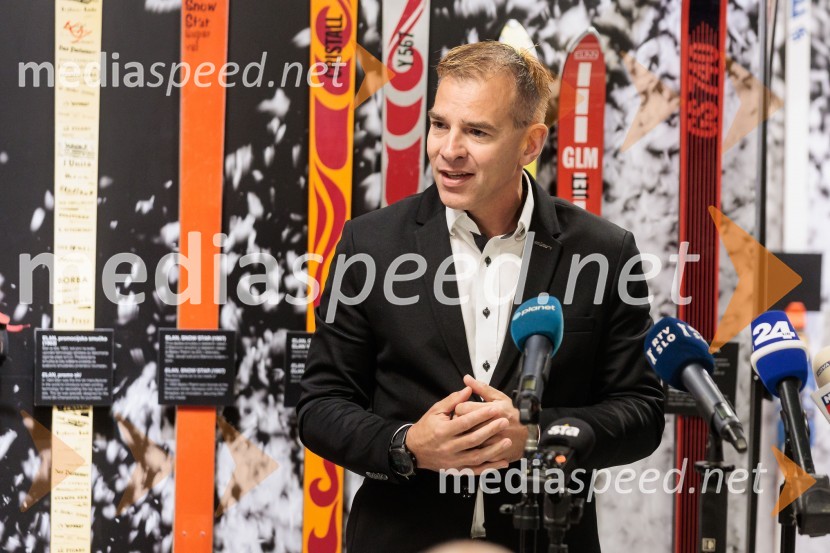  Leon Korošec, Direktor zimsko-športne divizije, Podpredsednik skupine ElanIngemar Stenmark in Bojan Križaj ob 80 letnici Elana