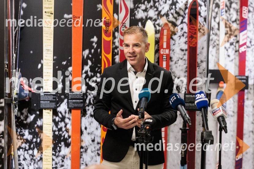  Leon Korošec, Direktor zimsko-športne divizije, Podpredsednik skupine ElanIngemar Stenmark in Bojan Križaj ob 80 letnici Elana