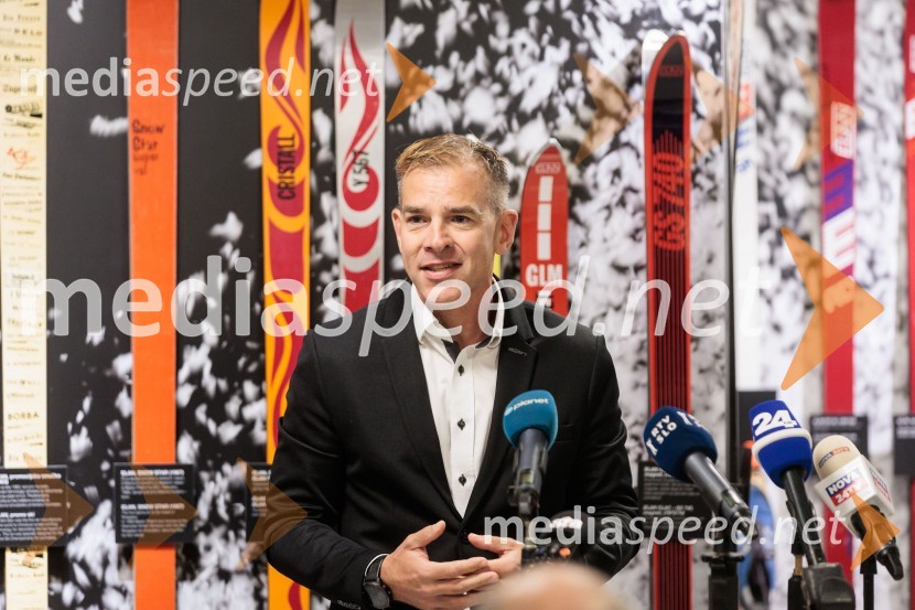  Leon Korošec, Direktor zimsko-športne divizije, Podpredsednik skupine ElanIngemar Stenmark in Bojan Križaj ob 80 letnici Elana