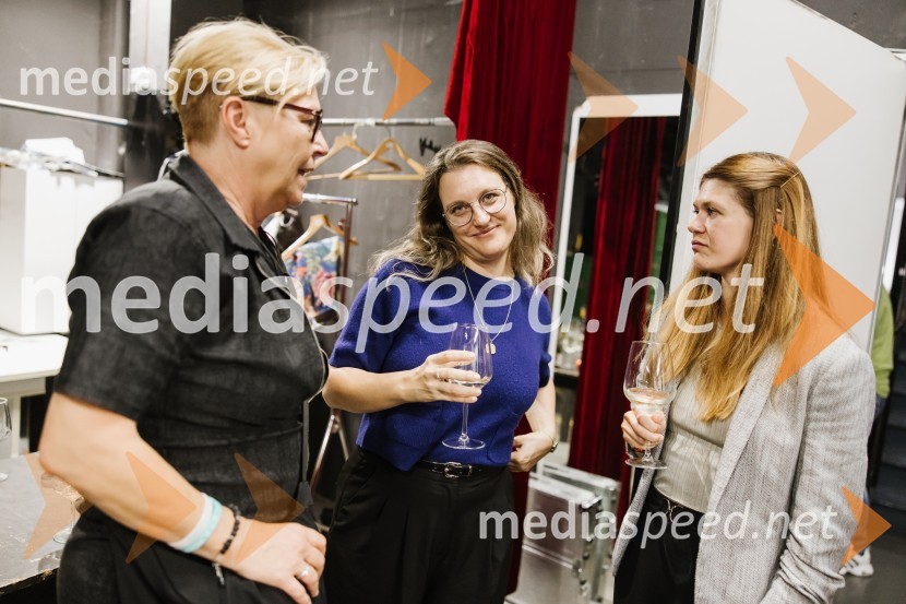  Tereza  Gregorič, dramaturginja in režiserka;  ... Usje se je dalu, premiera SNG Nova Gorica