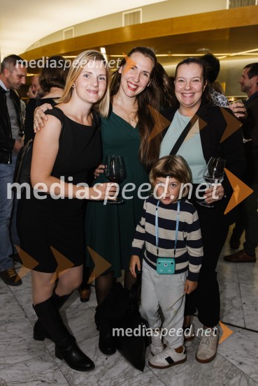  ... ;  ... ;  Patrizia  Jurinčič Finžgar, igralka;  ... ;  ... Usje se je dalu, premiera SNG Nova Gorica