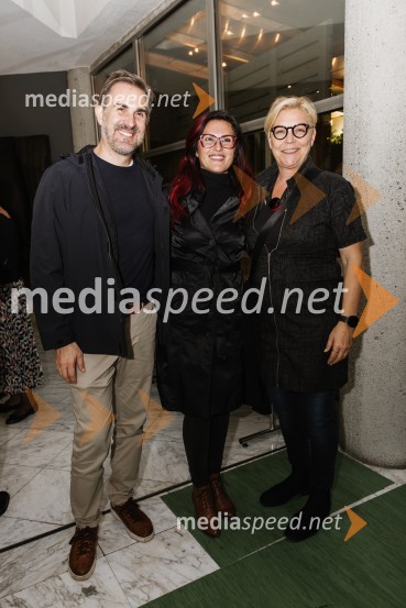  ... ;  ... ;  Neda R. Bric, umetniška svetovalka Go! 2025 in nekdanja direktorica SNG Nova GoricaUsje se je dalu, premiera SNG Nova Gorica