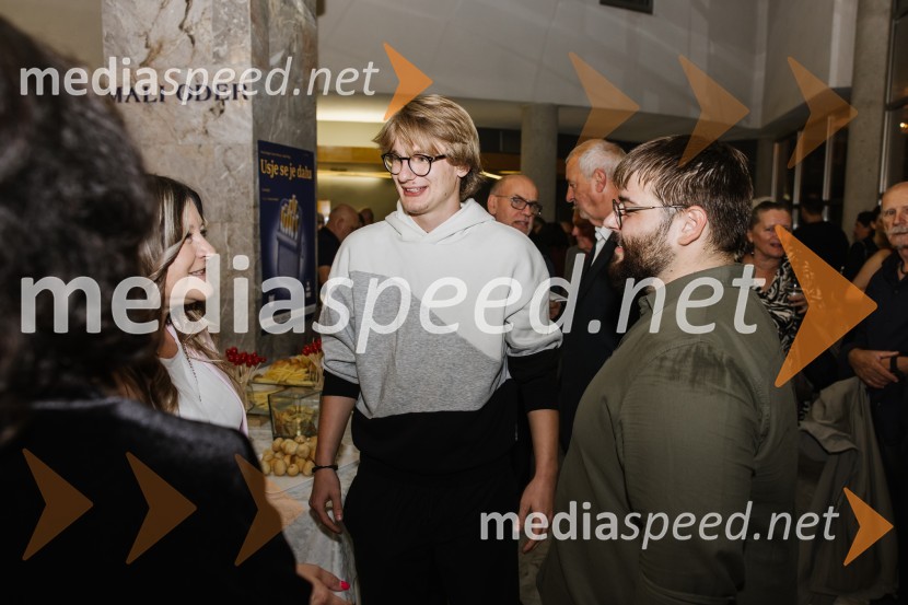 Usje se je dalu, premiera SNG Nova Gorica