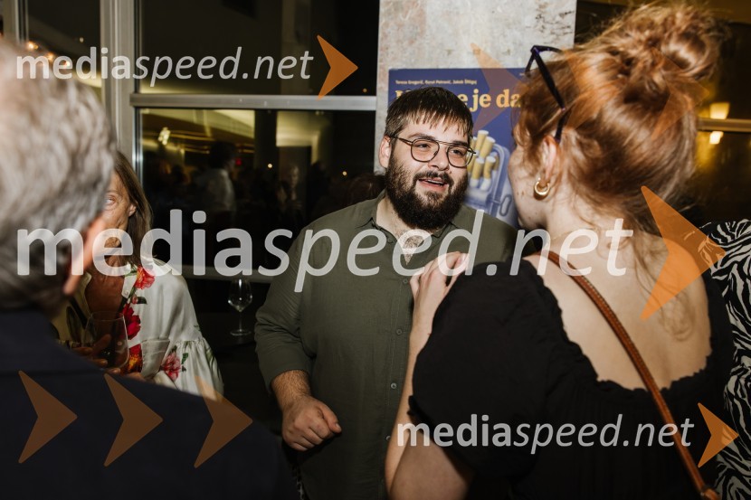  Jakob Šfiligoj, igralecUsje se je dalu, premiera SNG Nova Gorica