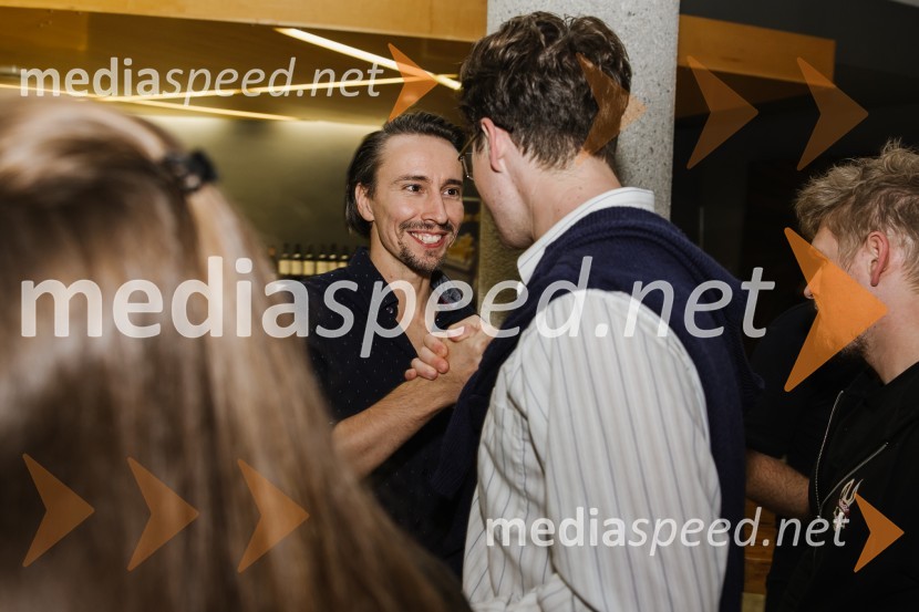  Jure Kopušar, igralec;  ... Usje se je dalu, premiera SNG Nova Gorica