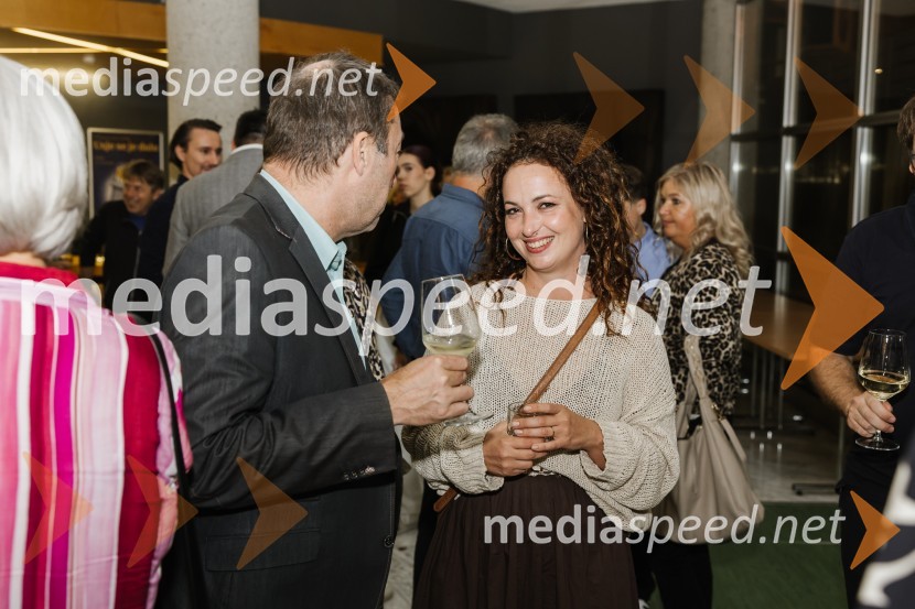  Urška Taufer, igralkaUsje se je dalu, premiera SNG Nova Gorica