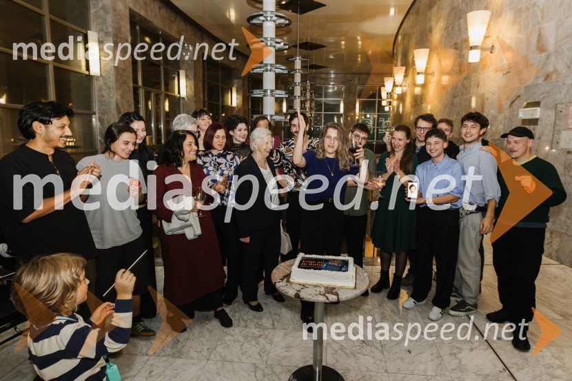 Usje se je dalu, premiera SNG Nova Gorica