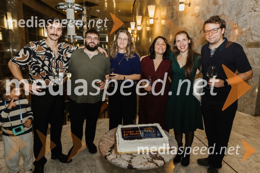  Borut Petrović;  Jakob Šfiligoj, igralec;  Tereza  Gregorič, dramaturginja in režiserka;  Marjuta  Slamič, igralka;  Patrizia  Jurinčič Finžgar, igralka;  Anže Vrabec, avtor glasbenih priredb in korepetitorUsje se je dalu, premiera SNG Nova Gorica