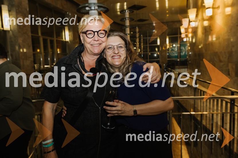  Neda R. Bric, umetniška svetovalka Go! 2025 in nekdanja direktorica SNG Nova Gorica;  Tereza  Gregorič, dramaturginja in režiserkaUsje se je dalu, premiera SNG Nova Gorica