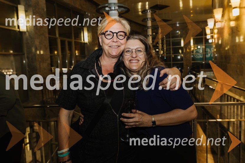  Neda R. Bric, umetniška svetovalka Go! 2025 in nekdanja direktorica SNG Nova Gorica;  Tereza  Gregorič, dramaturginja in režiserkaUsje se je dalu, premiera SNG Nova Gorica