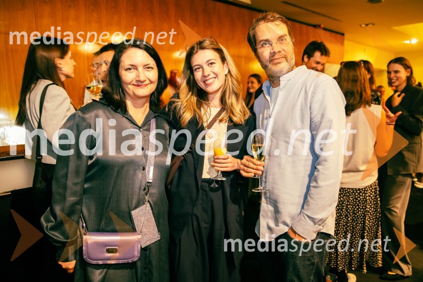 Petra Pogorevc, dramaturginja in avtorica;  Mila Peršin, igralka;  ... Premiera drame Osvajalec in podelitev Dnevnikove nagrade Jani Zupančič