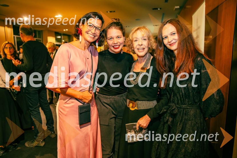 Simona  Belle, služba za stike z javnostmi MGL;  Katarina Oblak, MGL;  Milena  Zupančič, igralka;  Katarina Koprivnikar, marketing MGLPremiera drame Osvajalec in podelitev Dnevnikove nagrade Jani Zupančič