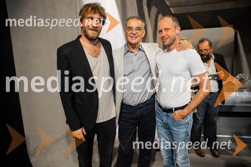  Matej   Puc, igralec;   Igor  Samobor, igralec;  ... Premiera drame Osvajalec in podelitev Dnevnikove nagrade Jani Zupančič