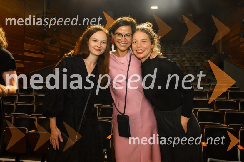  Katarina Koprivnikar, marketing MGL;  Simona  Belle, služba za stike z javnostmi MGL;  Katarina Oblak, MGLPremiera drame Osvajalec in podelitev Dnevnikove nagrade Jani Zupančič