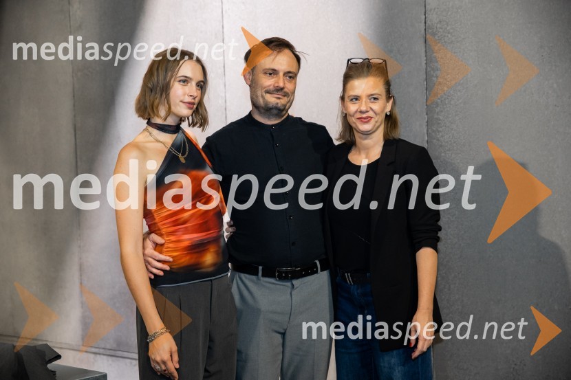  Klara Kuk, igralka;  Milan Ramšak Marković, dramaturg;  Jana Zupančič, igralkaPremiera drame Osvajalec in podelitev Dnevnikove nagrade Jani Zupančič