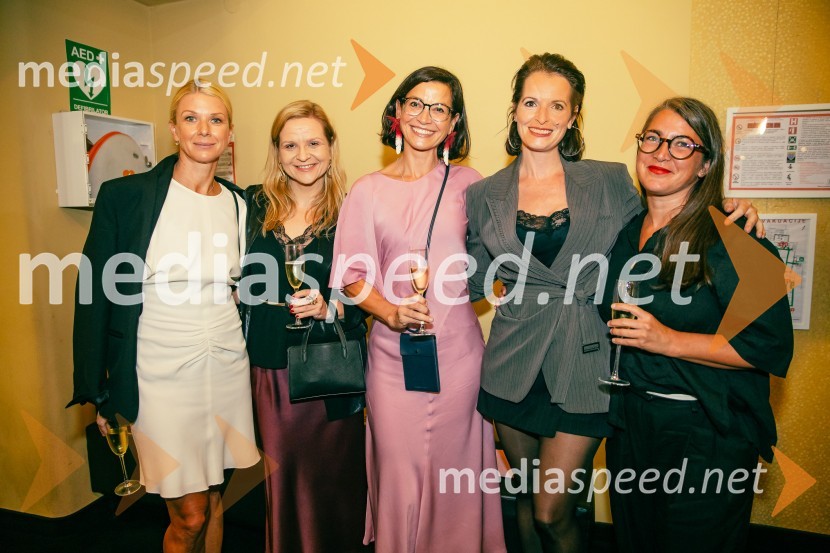  Tjaša  Železnik, igralka;  Alma Rahne, novinarka;  Simona  Belle, služba za stike z javnostmi MGL;  Ana Horvat Dolinar, igralka;  ... Premiera drame Osvajalec in podelitev Dnevnikove nagrade Jani Zupančič
