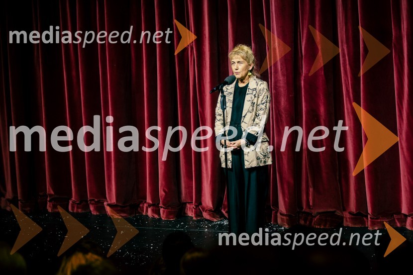  Barbara Hieng Samobor, direktorica in umetniška vodja MGLPremiera drame Osvajalec in podelitev Dnevnikove nagrade Jani Zupančič