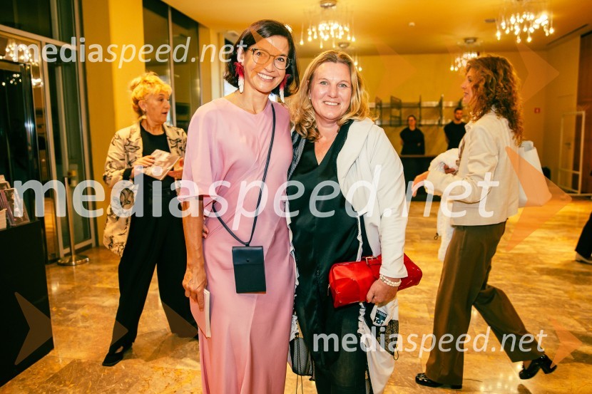  Simona  Belle, služba za stike z javnostmi MGL;  Anja Vogrič, Zveza prijateljev mladine SlovenijaPremiera drame Osvajalec in podelitev Dnevnikove nagrade Jani Zupančič