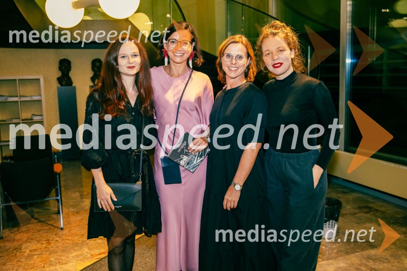  Katarina Koprivnikar, marketing MGL;  Simona  Belle, služba za stike z javnostmi MGL;  Petra Hrastar, MGL;  Katarina Oblak, MGLPremiera drame Osvajalec in podelitev Dnevnikove nagrade Jani Zupančič