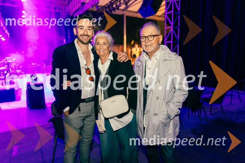  Samo Kozlevčar, glasbenik in podjetnik;  Eva Kozlevčar, glasbenica;  Tomaž Kozlevčar, vokalistŽan Serčič - 15 let navdiha