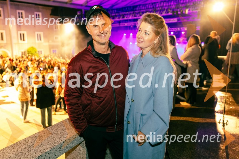  Rok  Lunaček, pisec besedil, aranžer in pevec;  Vita LunačekŽan Serčič - 15 let navdiha