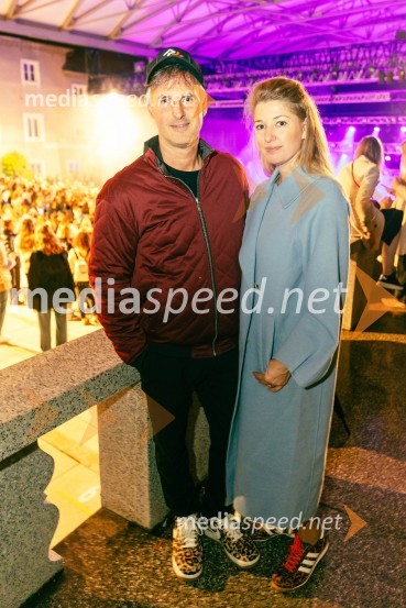  Rok  Lunaček, pisec besedil, aranžer in pevec;  Vita LunačekŽan Serčič - 15 let navdiha