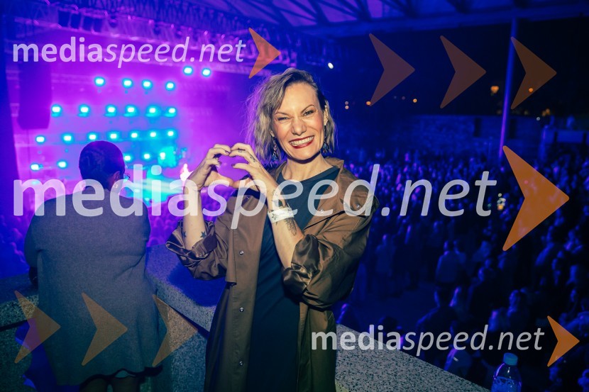  Ana Raščan, voditeljica in novinarkaŽan Serčič - 15 let navdiha