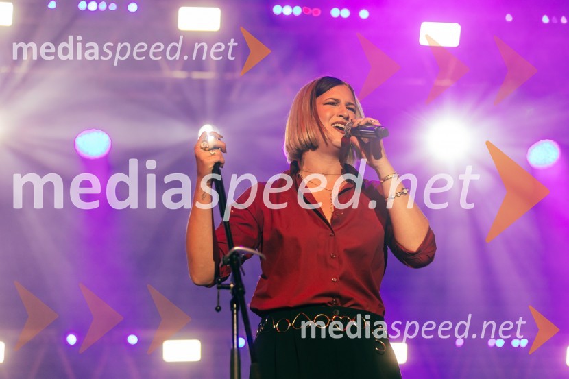  Arijana Lucas, glasbenicaŽan Serčič - 15 let navdiha