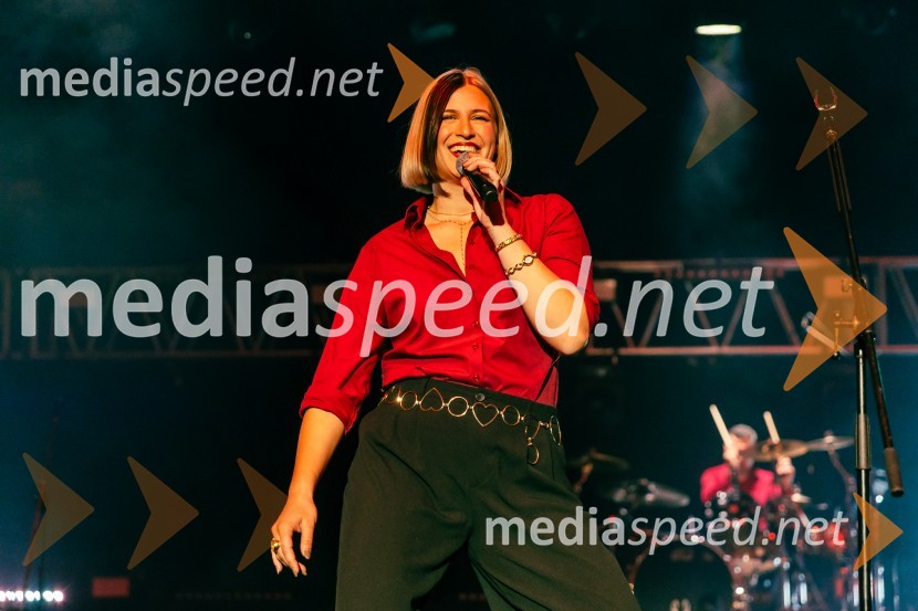  Arijana Lucas, glasbenicaŽan Serčič - 15 let navdiha