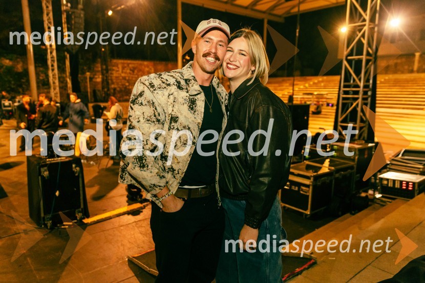  ... ;  Arijana Lucas, glasbenicaŽan Serčič - 15 let navdiha