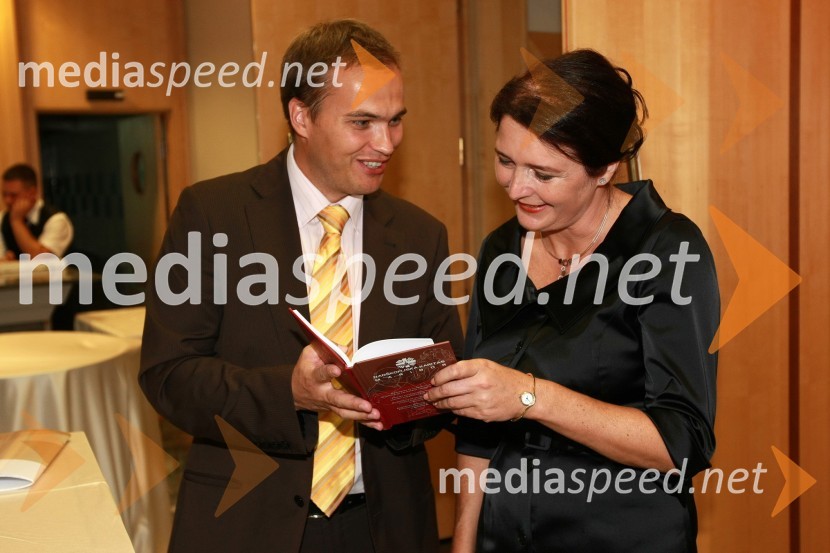 Darko Bračun, generalni tajnik Karitasa in mag. Majda Kralj, direktorica poslovnega sistema Academia15. obletnica poslovnega sistema Academia in svečana podelitev diplom Višje strokovne šole Academia