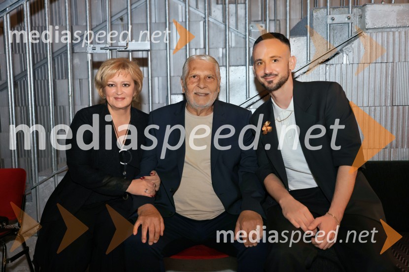 Ksenija Benedetti, predavateljica, muzikologinja, pianistka in nekdanja vodja Protokola Republike Slovenije;  Boris Cavazza, igralec;  Jernej Pristov, vodja službe za odnose z javnostmi SNG Drama LjubljanaOsvoboditev Skopja, premiera v SNG Drama Ljubljana