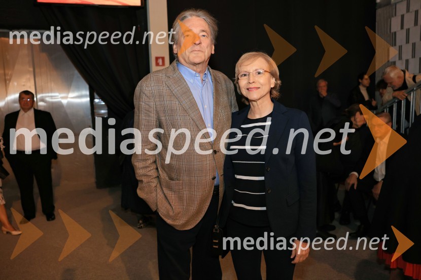  Vasko Simoniti, nekdanji minister za kulturo;  Alenka Zor Simoniti, novinarka TV SlovenijaOsvoboditev Skopja, premiera v SNG Drama Ljubljana