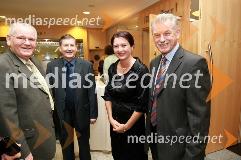 Alfonz Breznik, Jože Geršak, direktor Fakultete za komercialne in poslovne vede Celje, mag. Majda Kralj, direktorica poslovnega sistema Academia in Miran Lampret, direktor Lampret Consulting15. obletnica poslovnega sistema Academia in svečana podelitev diplom Višje strokovne šole Academia