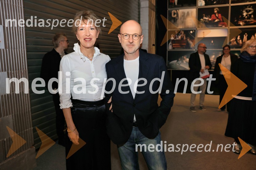  Vesna Jurca Tadel, nekdanja ravnateljica SNG Drama Ljubljana;  Boštjan TadelOsvoboditev Skopja, premiera v SNG Drama Ljubljana