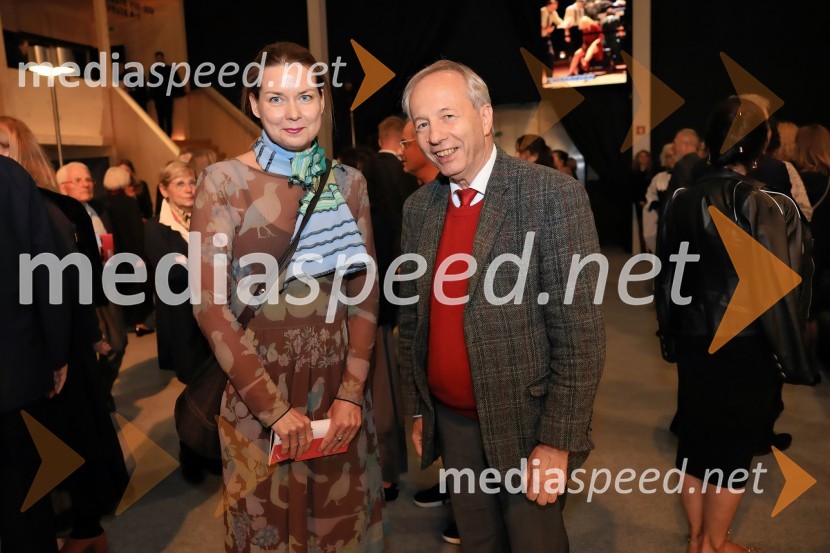  Nina Jerman, novinarka; dr. Edvard Kovač, teolog in filozof, član uprave Škrabčeve ustanoveOsvoboditev Skopja, premiera v SNG Drama Ljubljana