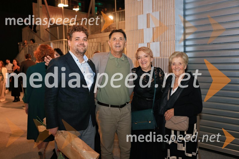  Luka Marcen, režiser;  ... ;  ... ;  ... Osvoboditev Skopja, premiera v SNG Drama Ljubljana